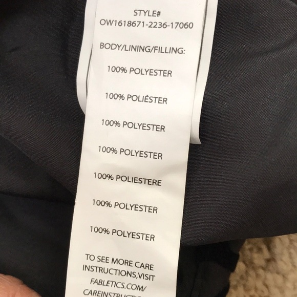 NWT! Fabletics XL black Paola puffer jacket - Picture 8 of 8